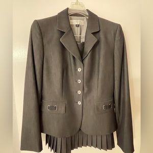 Tahari two piece skirt suit